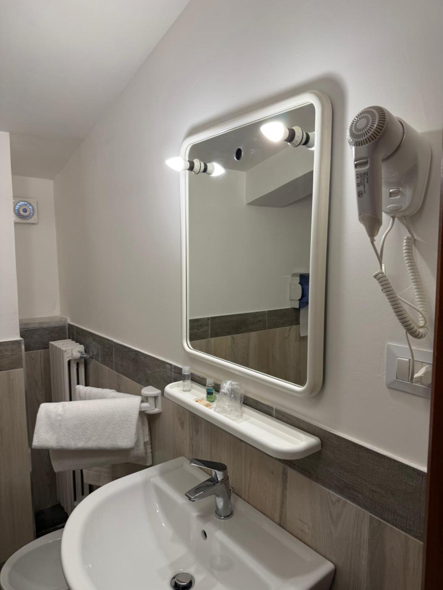 Cristal Hotel Manocalzati Ngoại thất bức ảnh